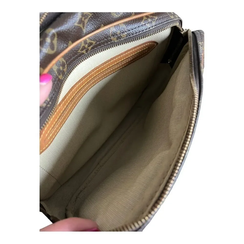 LOUIS VUITTON Monogram Reporter PM